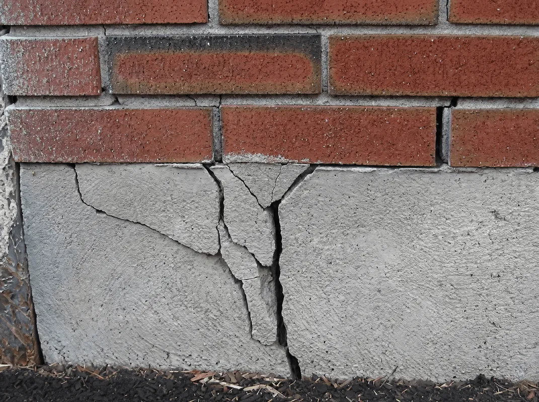 Concrete foundation with serious structural damage in Evansville, IN